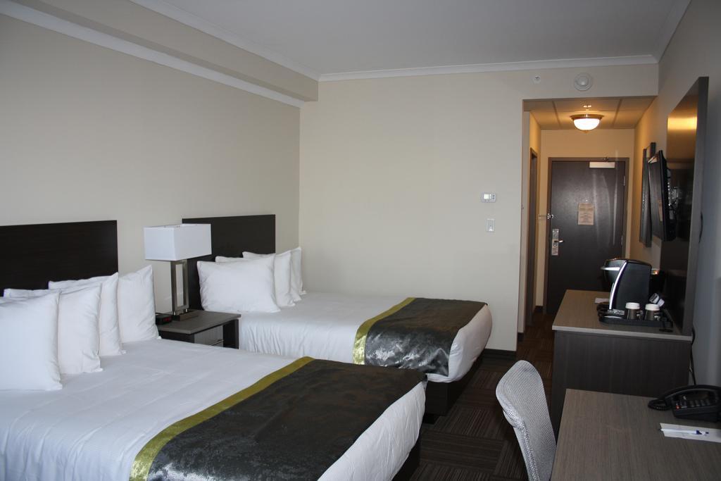 Crossroads Inn & Suites Paradise المظهر الخارجي الصورة