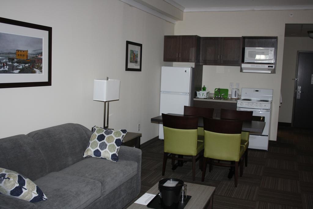 Crossroads Inn & Suites Paradise المظهر الخارجي الصورة
