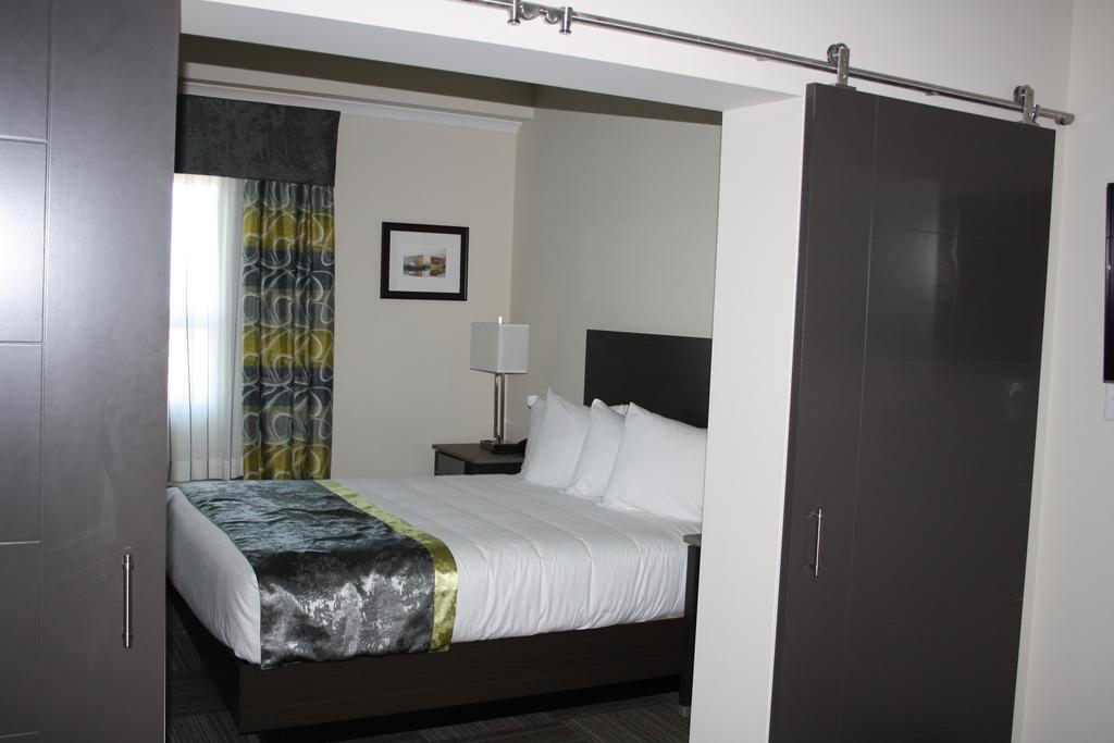 Crossroads Inn & Suites Paradise المظهر الخارجي الصورة