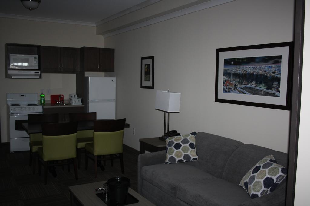 Crossroads Inn & Suites Paradise المظهر الخارجي الصورة
