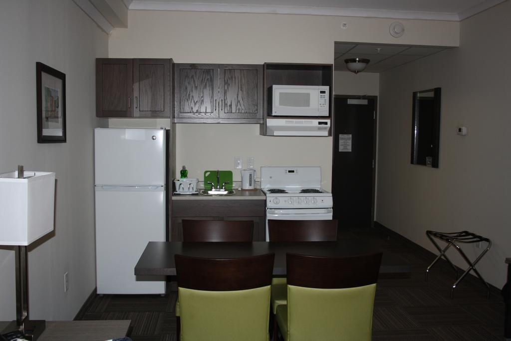 Crossroads Inn & Suites Paradise المظهر الخارجي الصورة