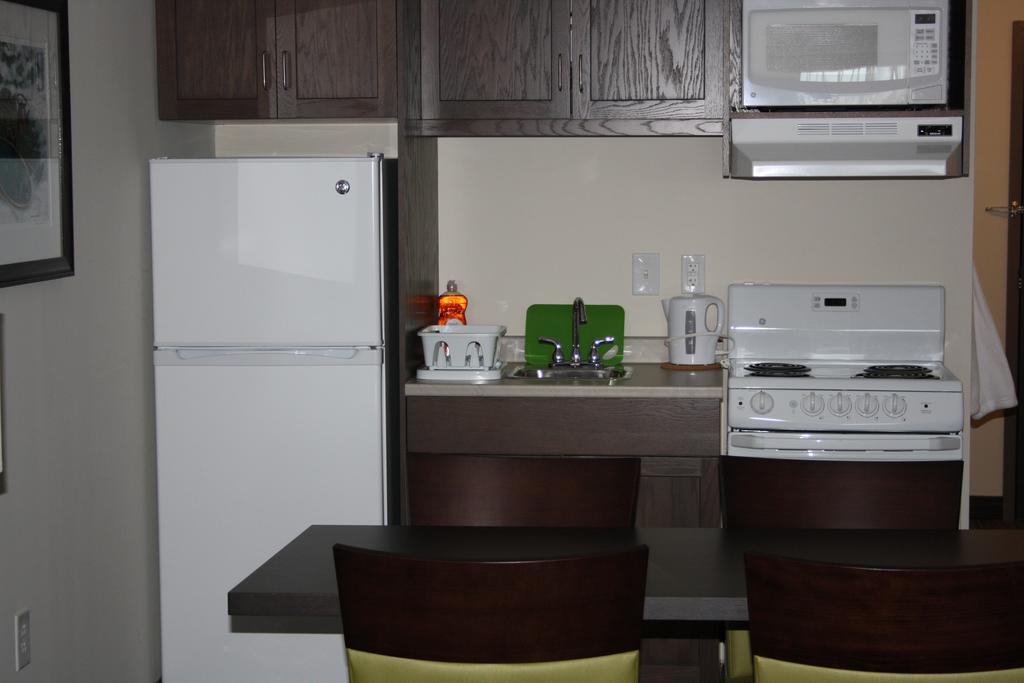 Crossroads Inn & Suites Paradise المظهر الخارجي الصورة