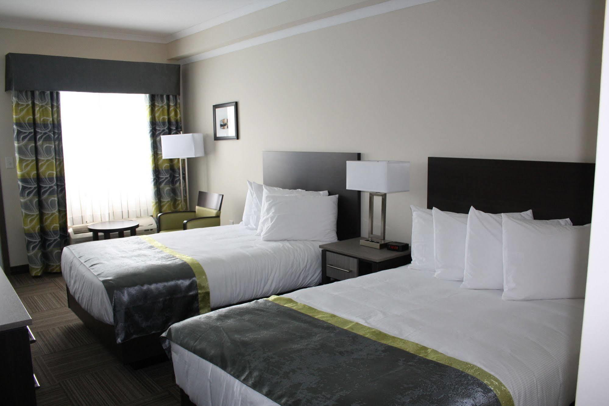 Crossroads Inn & Suites Paradise المظهر الخارجي الصورة