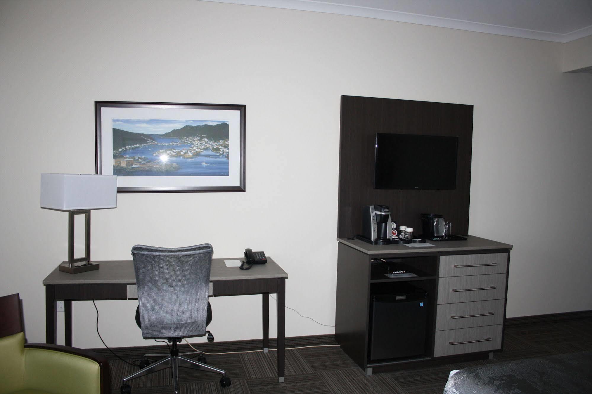 Crossroads Inn & Suites Paradise المظهر الخارجي الصورة