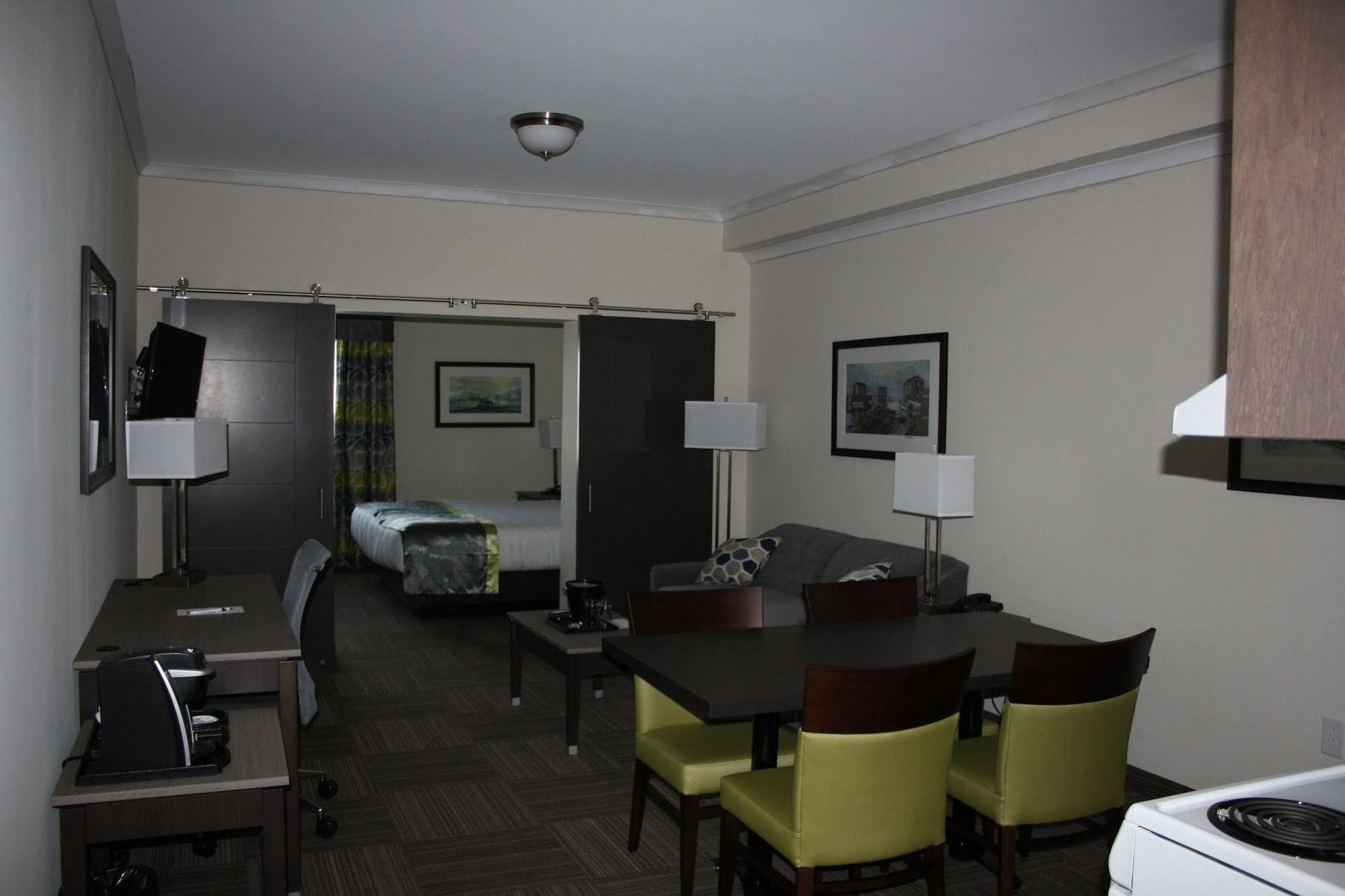 Crossroads Inn & Suites Paradise المظهر الخارجي الصورة