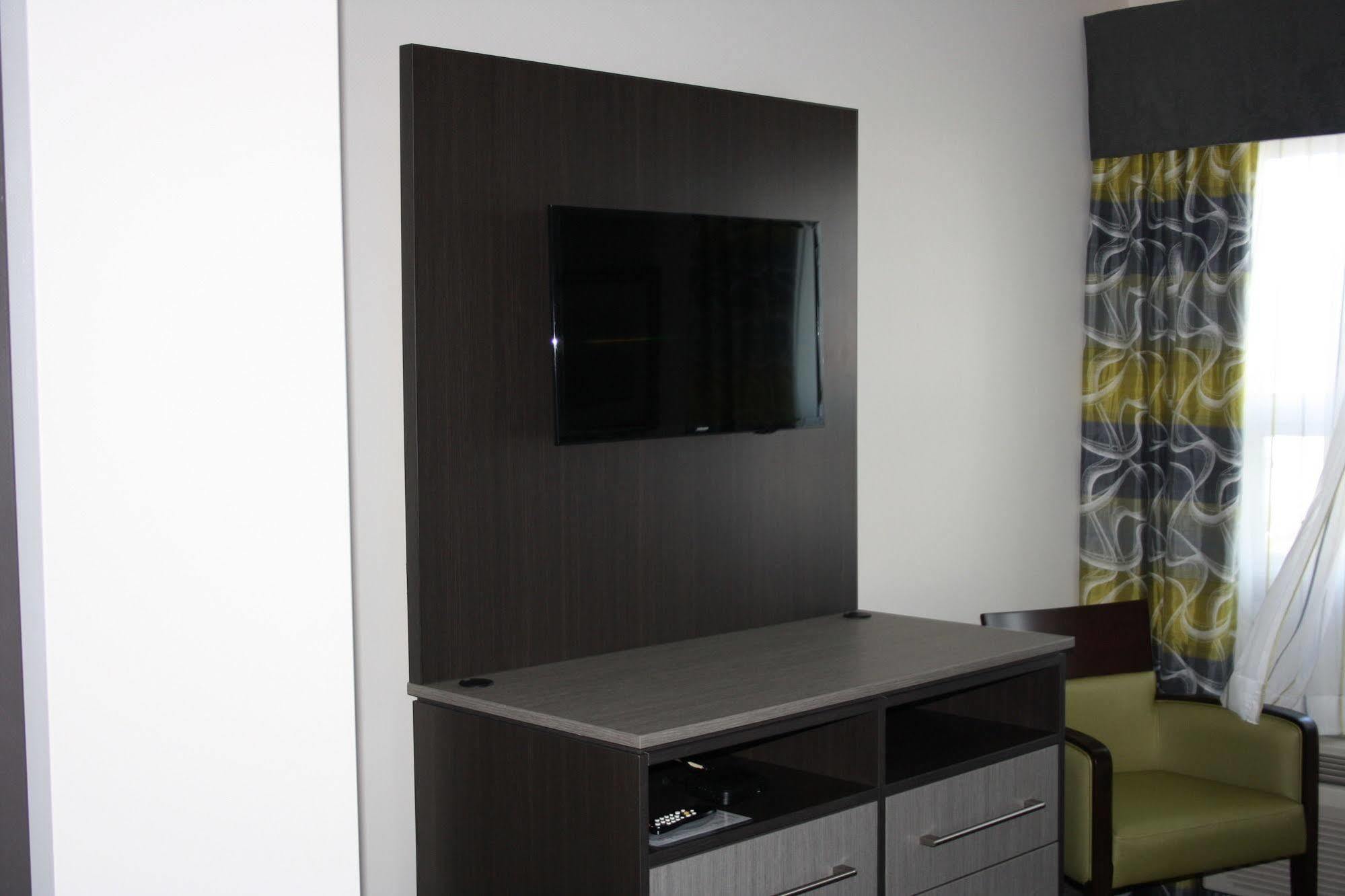 Crossroads Inn & Suites Paradise المظهر الخارجي الصورة