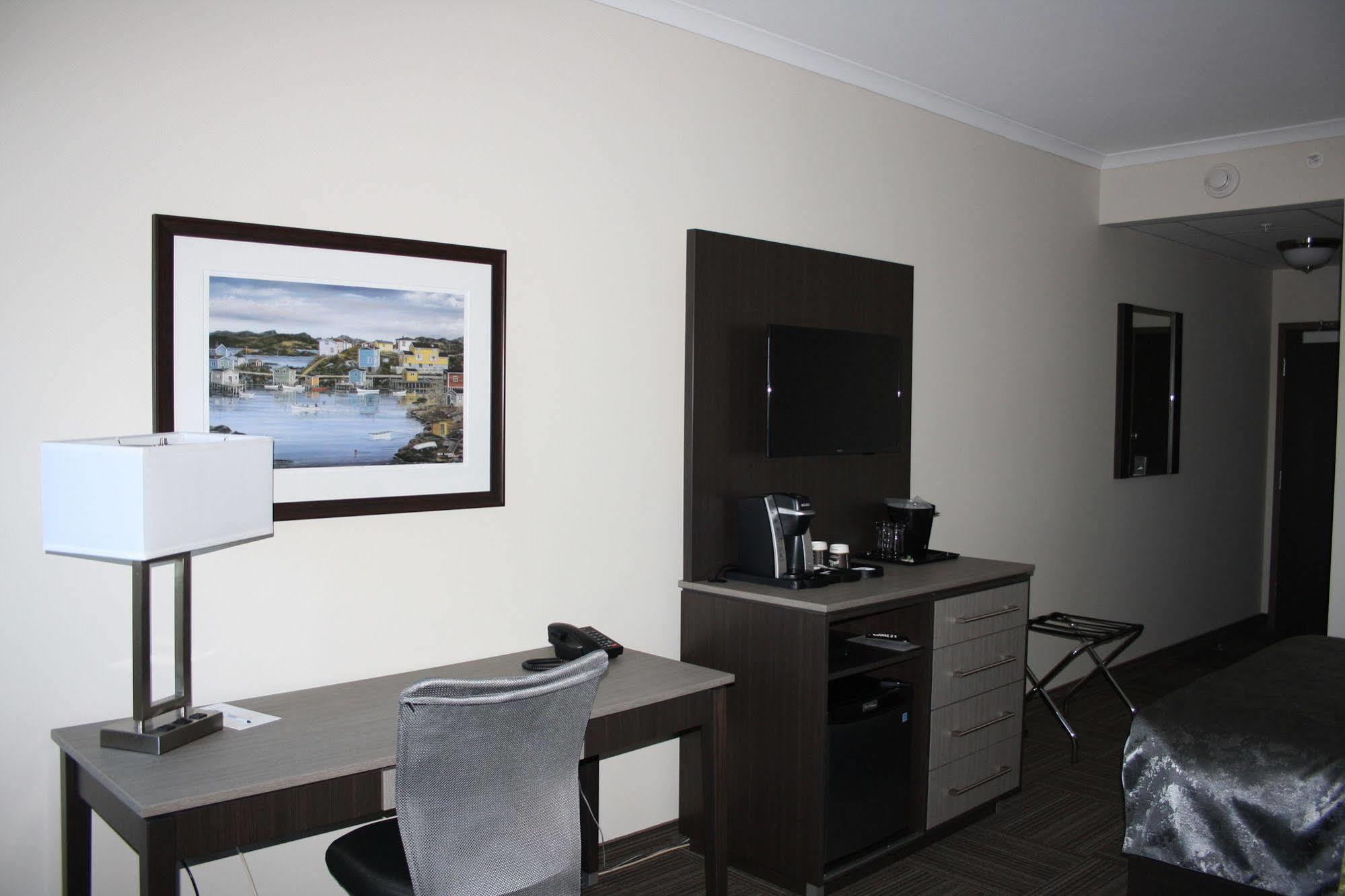 Crossroads Inn & Suites Paradise المظهر الخارجي الصورة