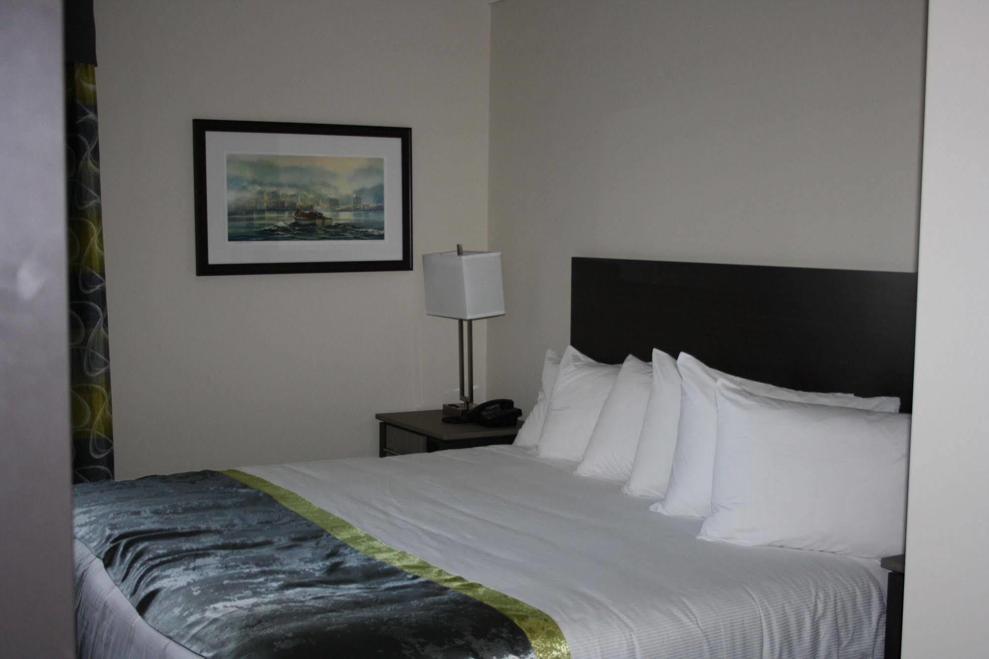 Crossroads Inn & Suites Paradise المظهر الخارجي الصورة